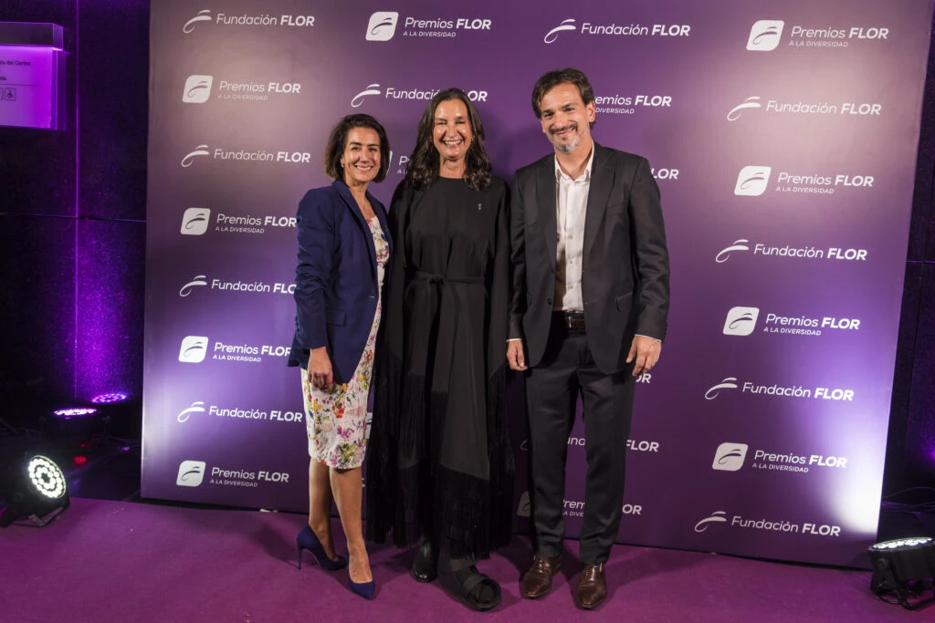 Andrea Grobocopatel con Marta Talice, gerenta de Mujeres, Géneros y Diversidad y Sebastián Galmarini, director de BAPRO