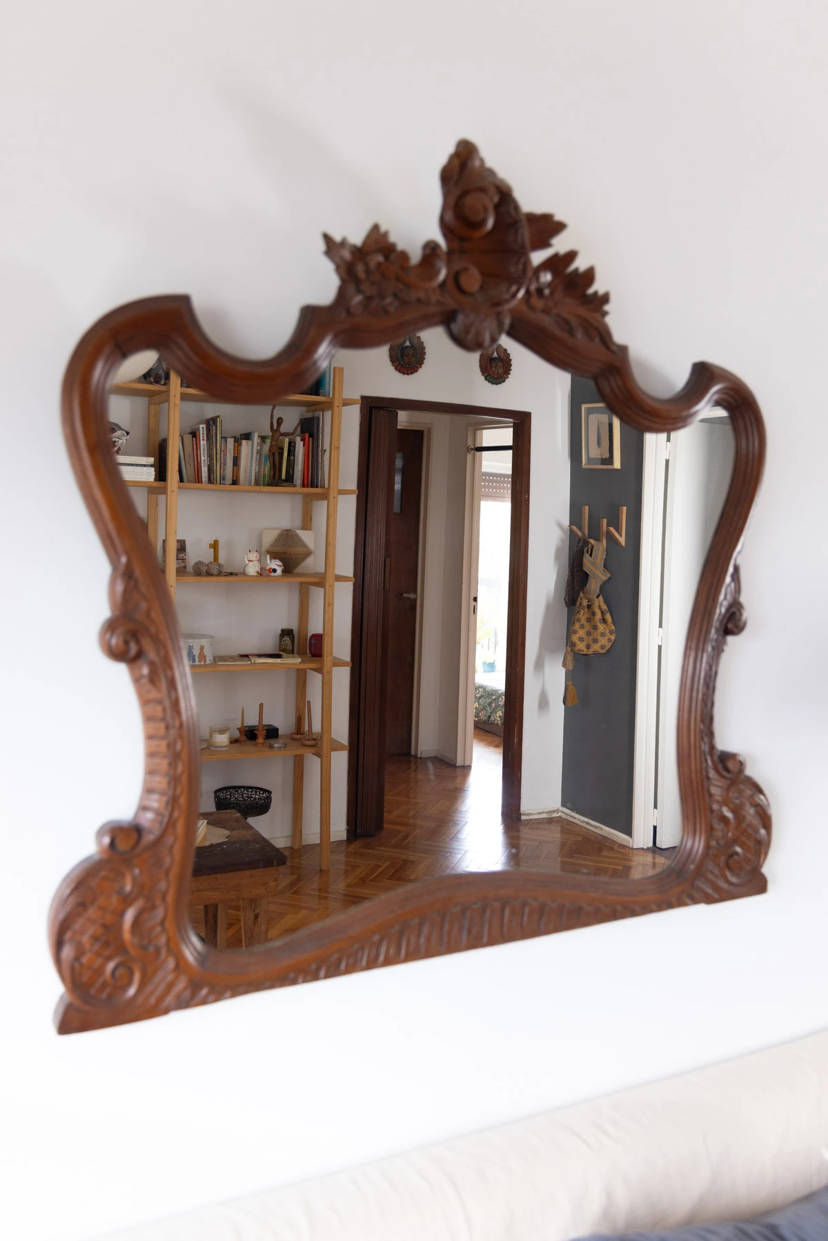 Decorar la casa con objetos significativos es un decisión estética y emocional. 