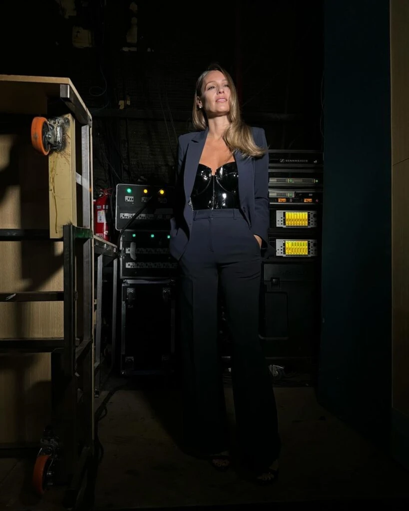 Pampita, Andrea Frigerio y María Vázquez: los looks sastreros se imponen esta temporada