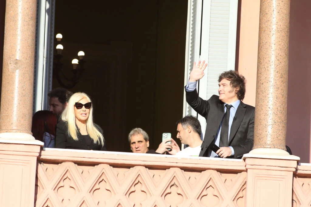 Susana Giménez y Javier Milei saludaron desde el balcón de la Rosada