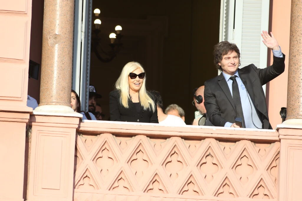 Susana Giménez y Javier Milei saludaron desde el balcón de la Rosada