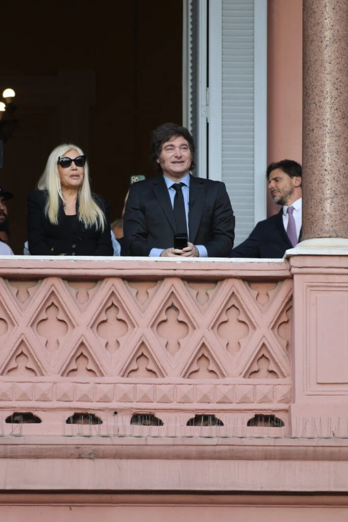 Susana Giménez y Javier Milei saludaron desde el balcón de la Rosada