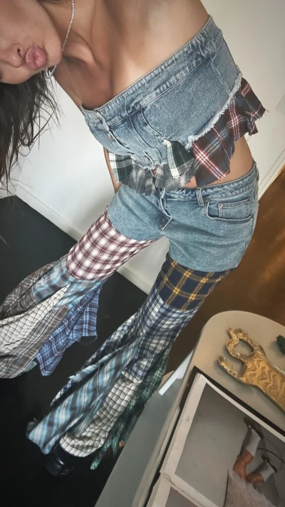 La China Suárez causó impacto con un look patchwork