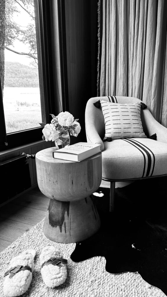 Juliana Awada mostró la mesa de centro rústica que tiene en su casa de Villa La Angostura