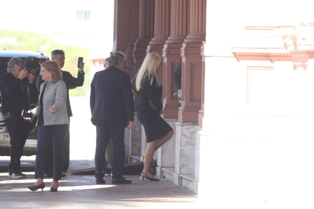 Las fotos de Susana llegando a la Casa Rosada para entrevistar a Milei