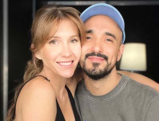 ¡Abel Pintos es papá otra vez! El cantante y su esposa, Mora Calabrese, le dieron la bienvenida a su hija Rosario.