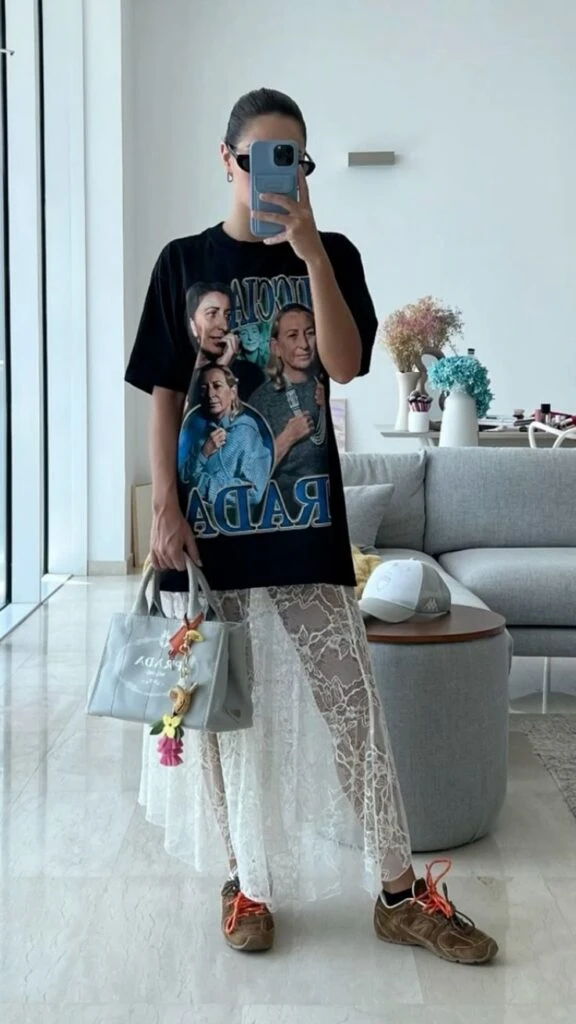 Alerta tendencia: las polleras de encaje se apoderaron del street style