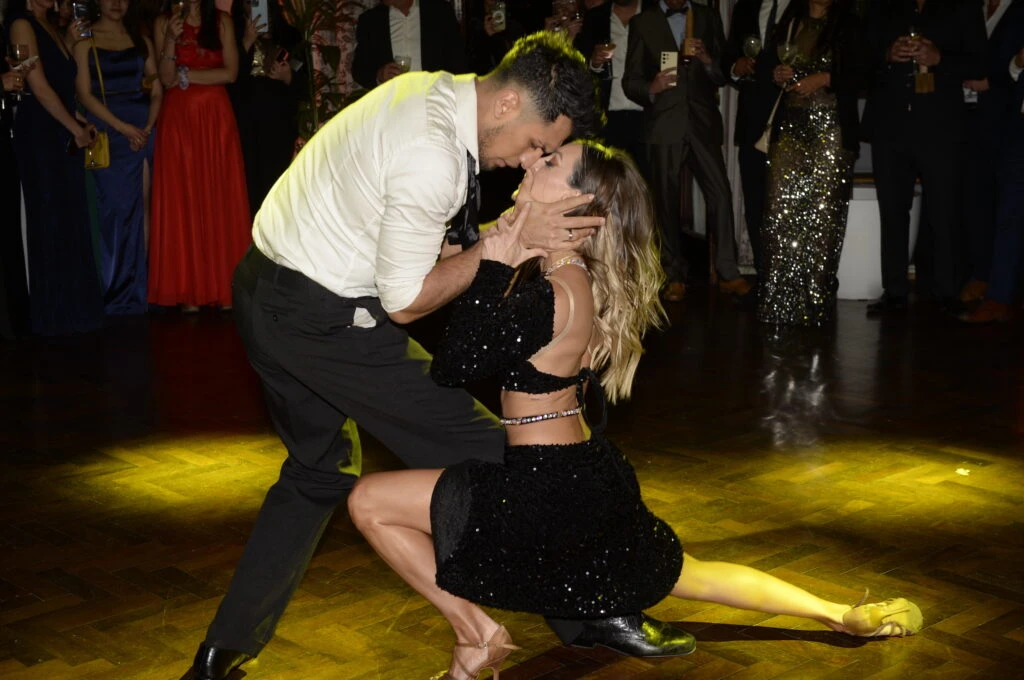 Jony Lazarte y Noelia Marzol cautivaron a los invitados de la gala con su show.