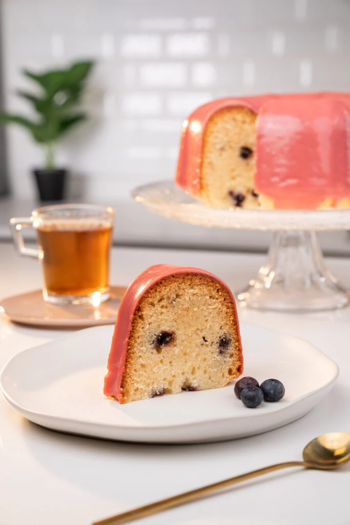 Budín de arándanos y baño rosa