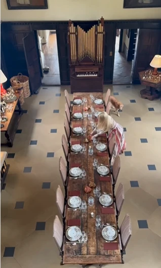 Claudia Schiffer mostró su fabulosa mansión y cómo la prepara para invitados