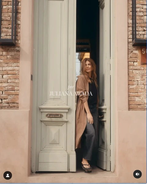 Juliana Awada presentó los básicos de su cápsula para la firma Awada