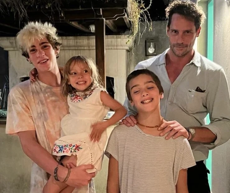 Gonzalo Valenzuela con Silvestre Alí y Anka, sus hijos