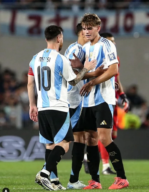 Nico Paz tiene 19 años