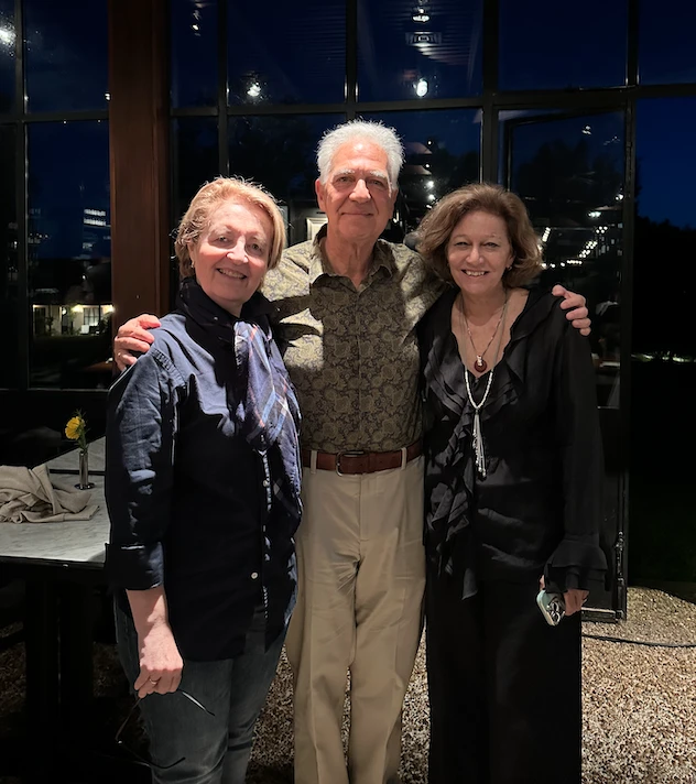 El vínculo entre el arte y la moda, consideradas manifestaciones culturales que unidas expresan el espíritu de una época, y que nos retratan tanto el pasado como el presente pero sin revelarnos el futuro, fue el tema elegido por María Inés Strasser y Soledad Hernández Montañés