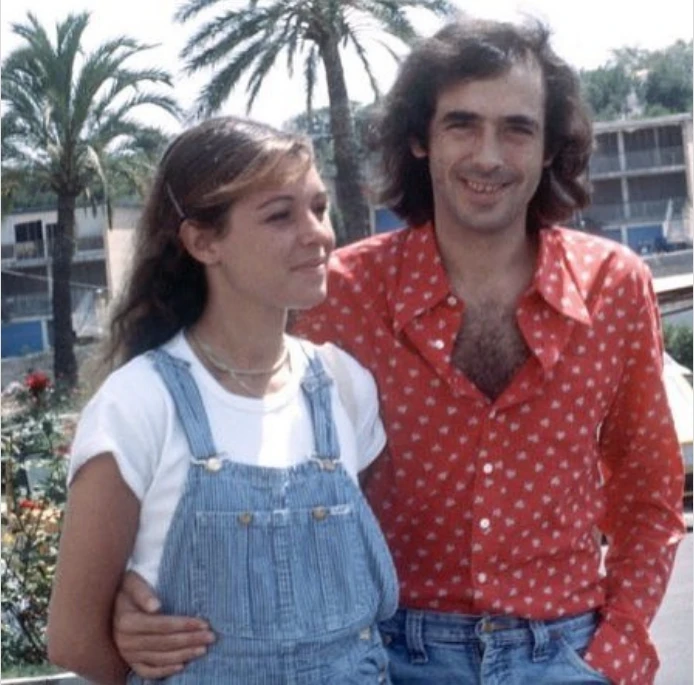 Joan Manuel Serrat y Candela Tiffón en los años 70, cuando se conocieron: ella era menor de edad
