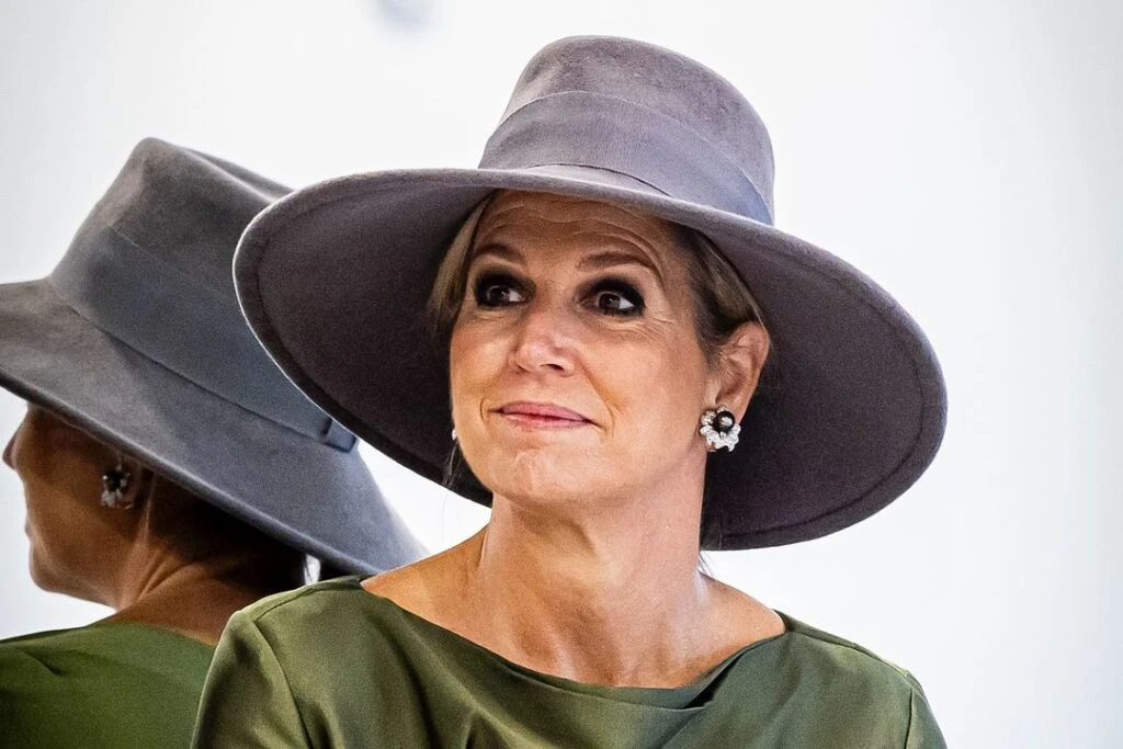 Máxima dio cátedra de cómo potenciar un look con accesorios