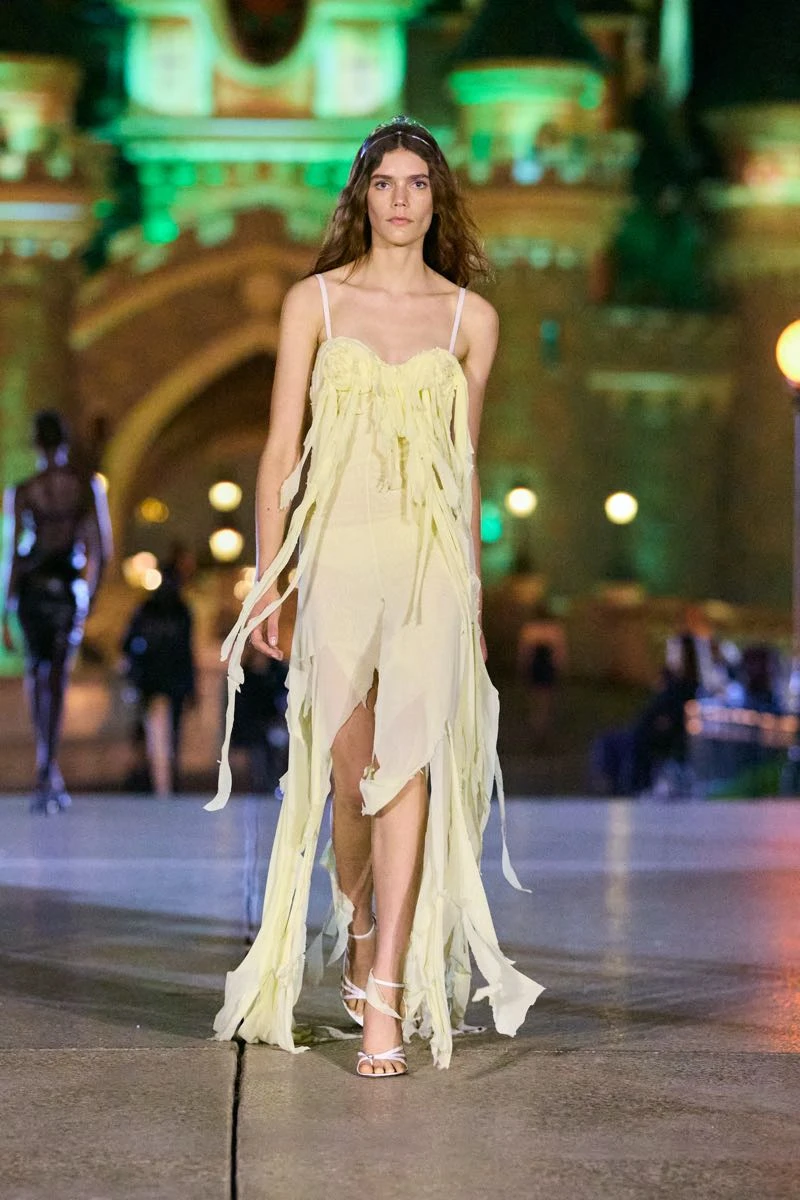 Angelina Kendall en el desfile de Coperni