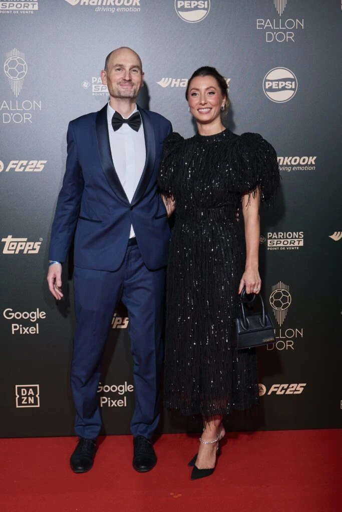 de Natalie Portman a Mandinha y Emiliano "Dibu" Martínez, los mejores looks de la gala del Balón de Oro