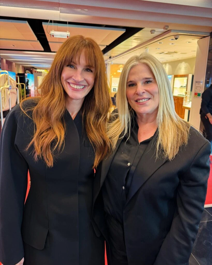 Julia Roberts impactó con un cambio de look radical