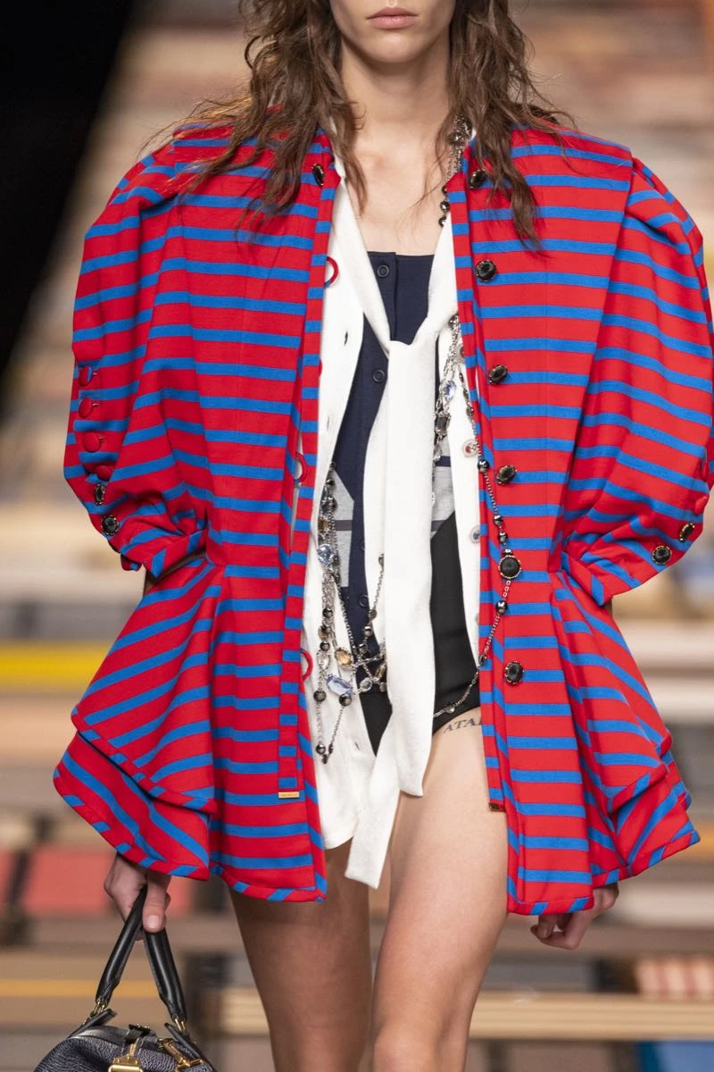 Accesorios en el desfile de Louis Vuitton