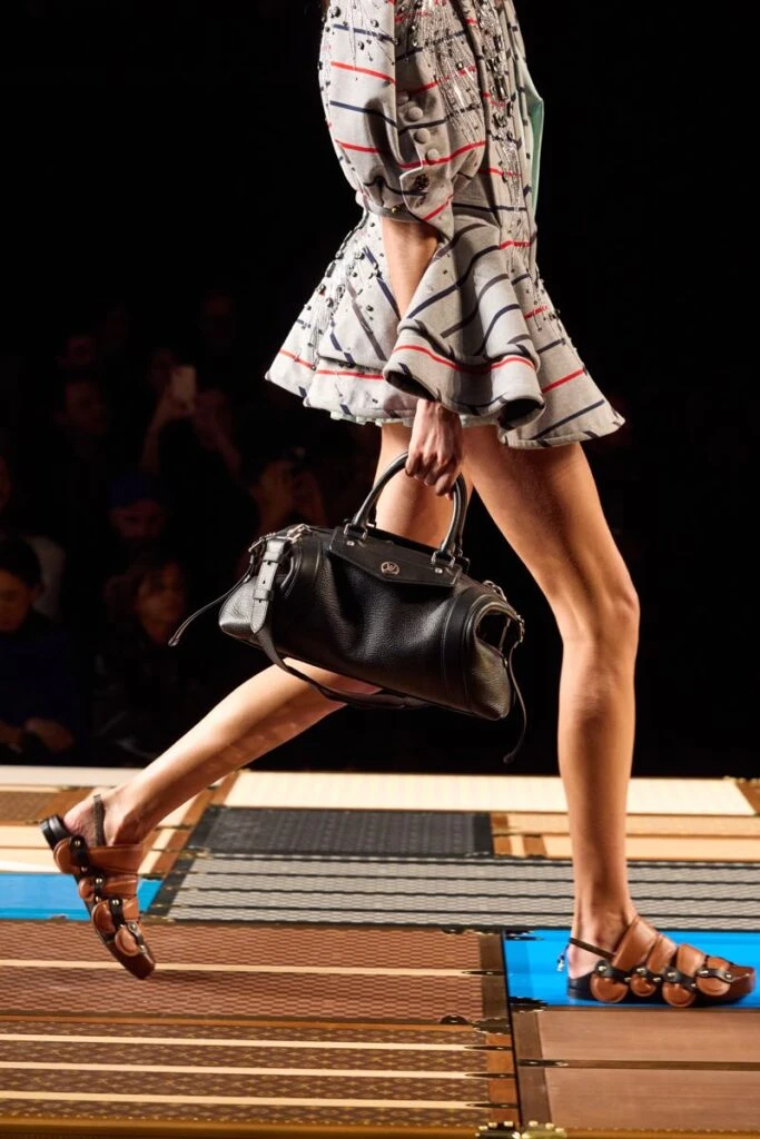 Accesorios en el desfile de Louis Vuitton