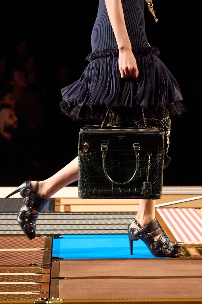 Accesorios en el desfile de Louis Vuitton