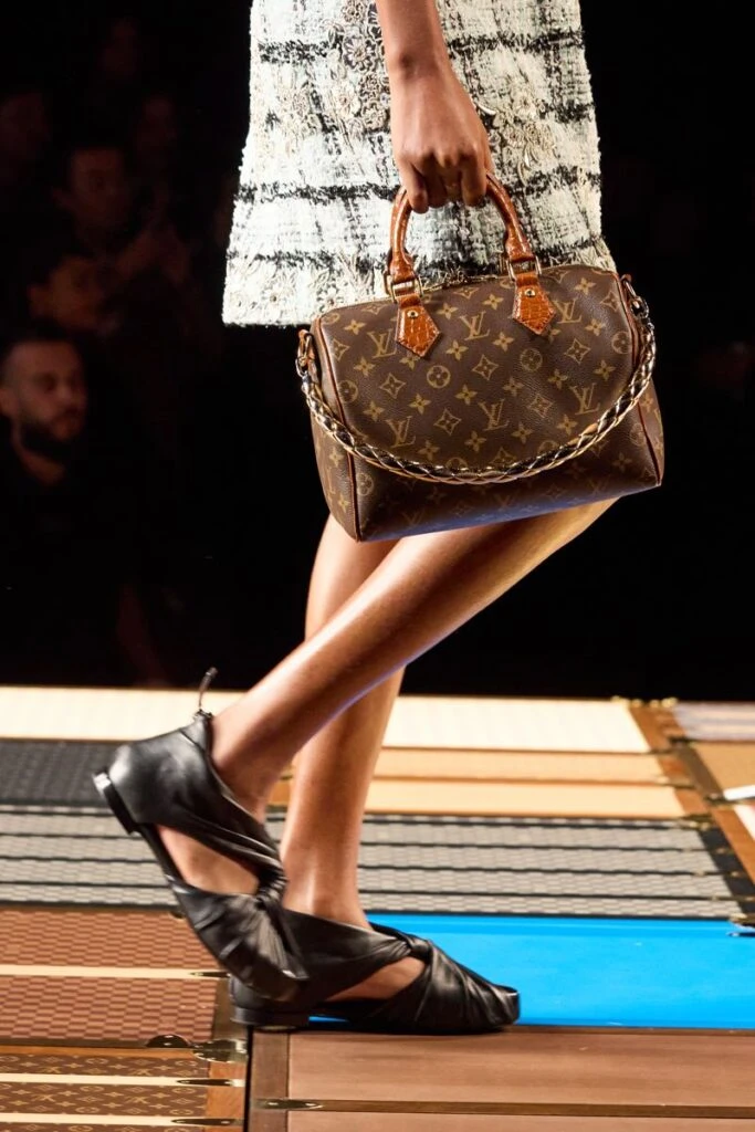 Accesorios en el desfile de Louis Vuitton