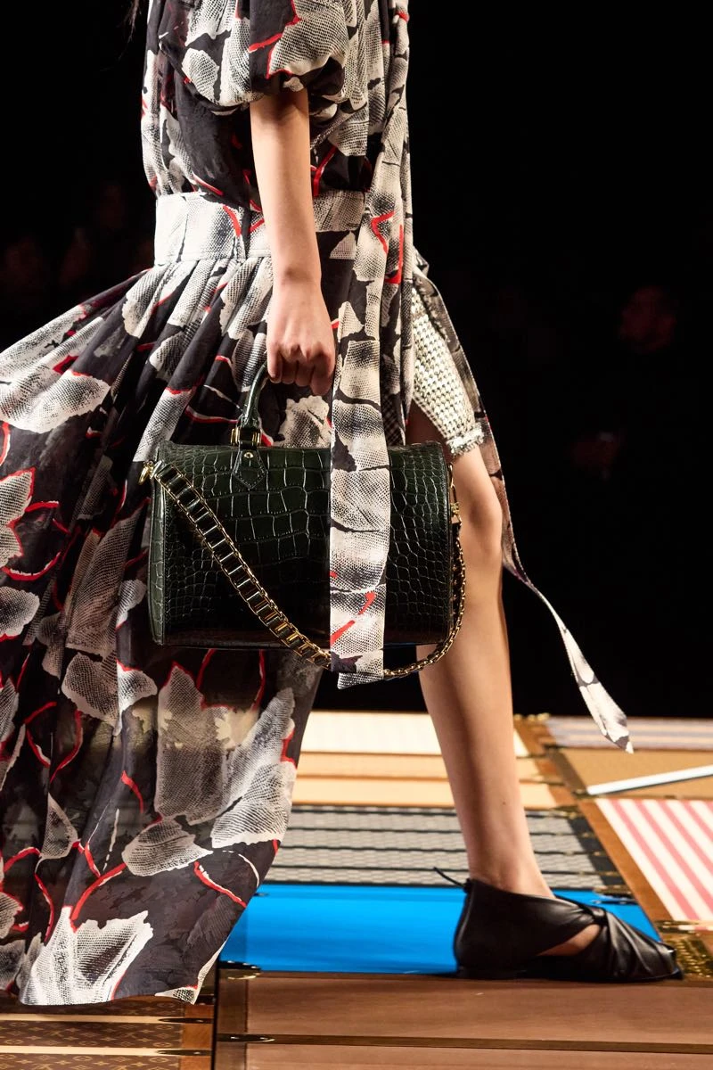 Accesorios en el desfile de Louis Vuitton