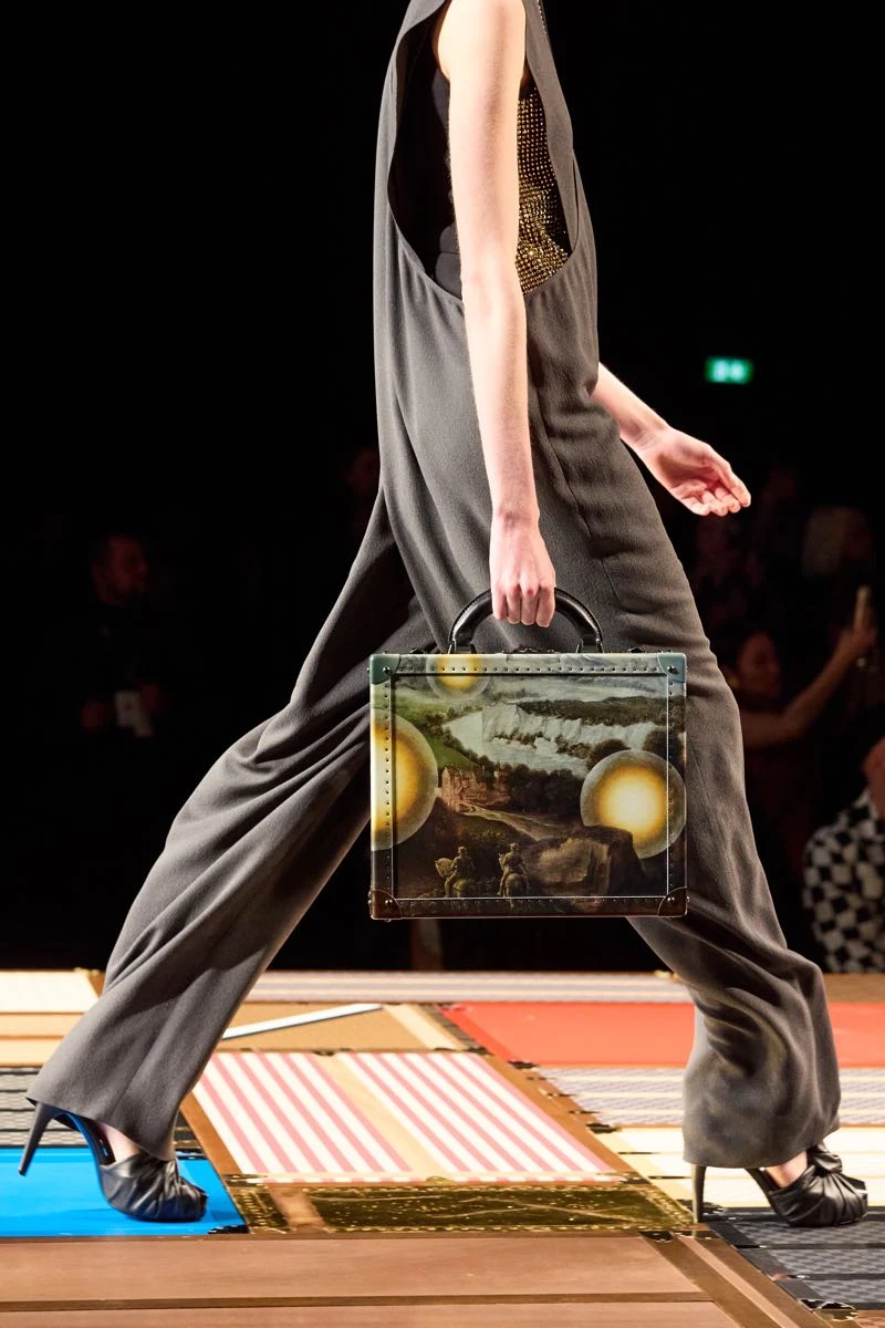 Accesorios en el desfile de Louis Vuitton