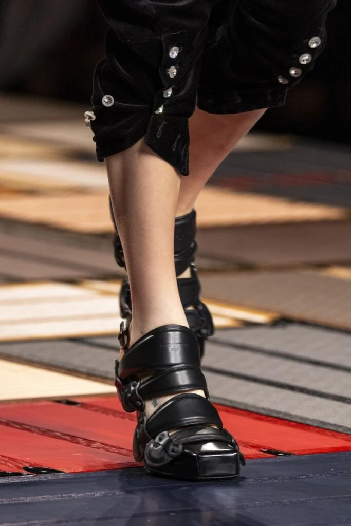 Accesorios en el desfile de Louis Vuitton