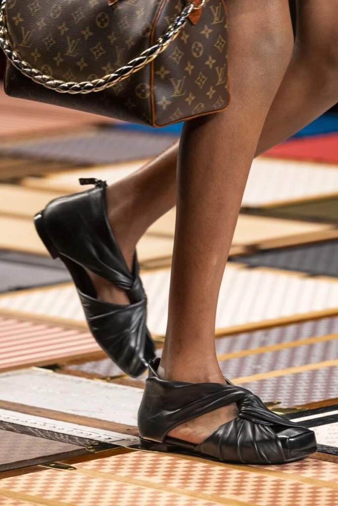 Accesorios en el desfile de Louis Vuitton