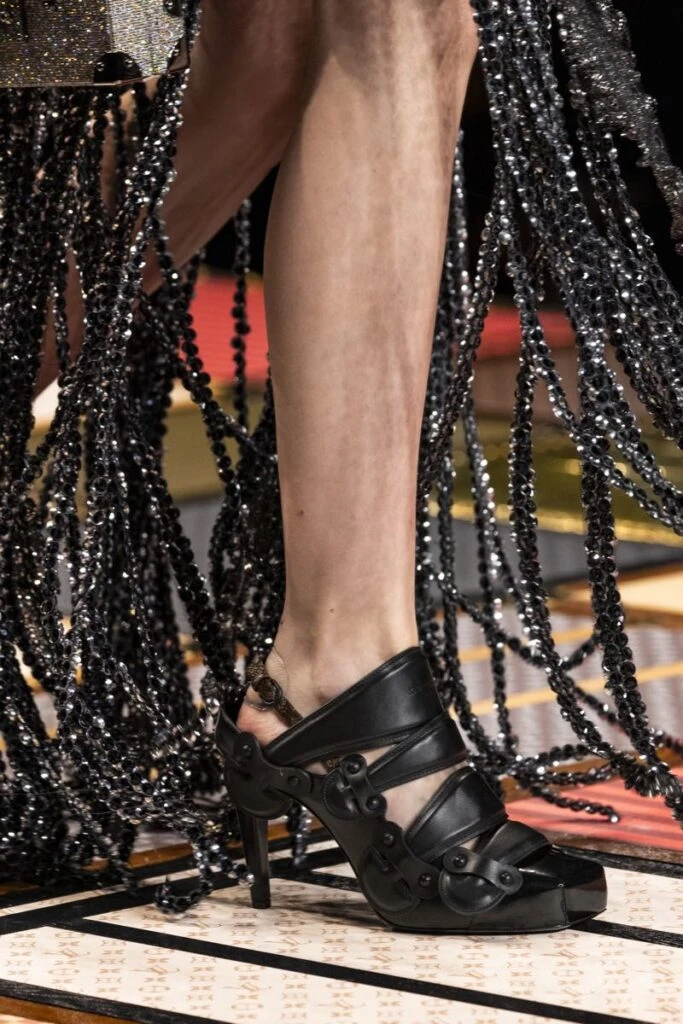 Accesorios en el desfile de Louis Vuitton