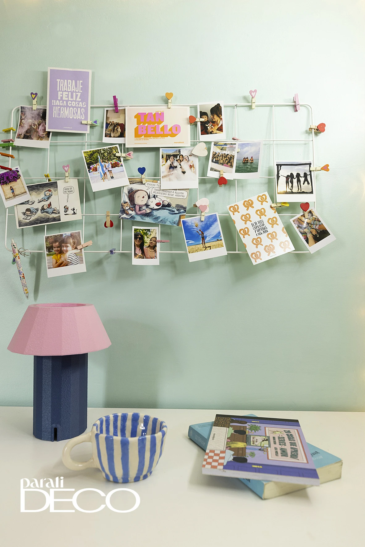 Grilla de fotos y postales, luces y los libros para aprender (y pintar) sobre amor, serie y cine de Marou Rivero.