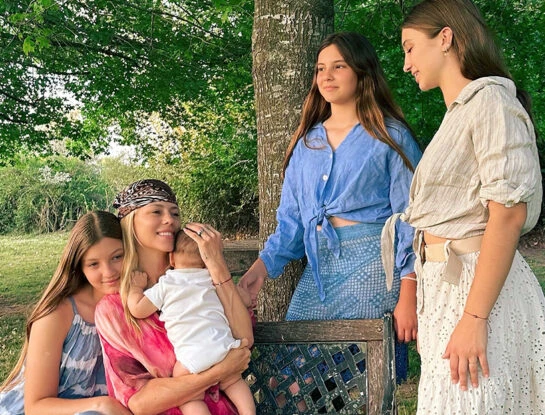 Los looks hippie chic de Nicole Neumann, sus hijas y Cruz en la previa del Día de la Madre