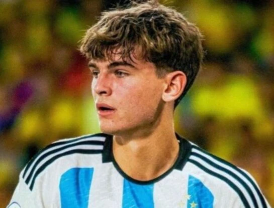 Quién es Nico Paz, el joven español que eligió la camiseta argentina y jugar al lado de Leo Messi