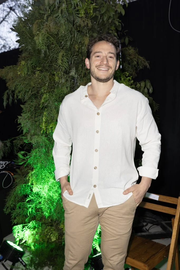 Matías Primo, el artista que "extrae música" del fluir de los árboles.