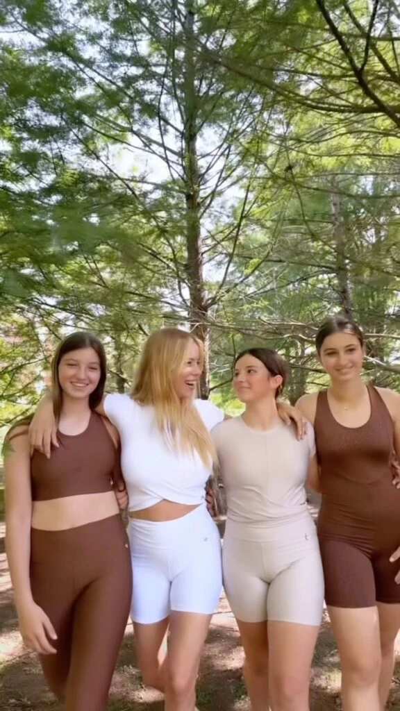 Nicole Neumann con sus hijas Indiana, Allegra y Sienna