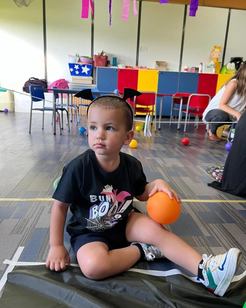 Luca Cubero vivió su primer festejo de Halloween en el colegio