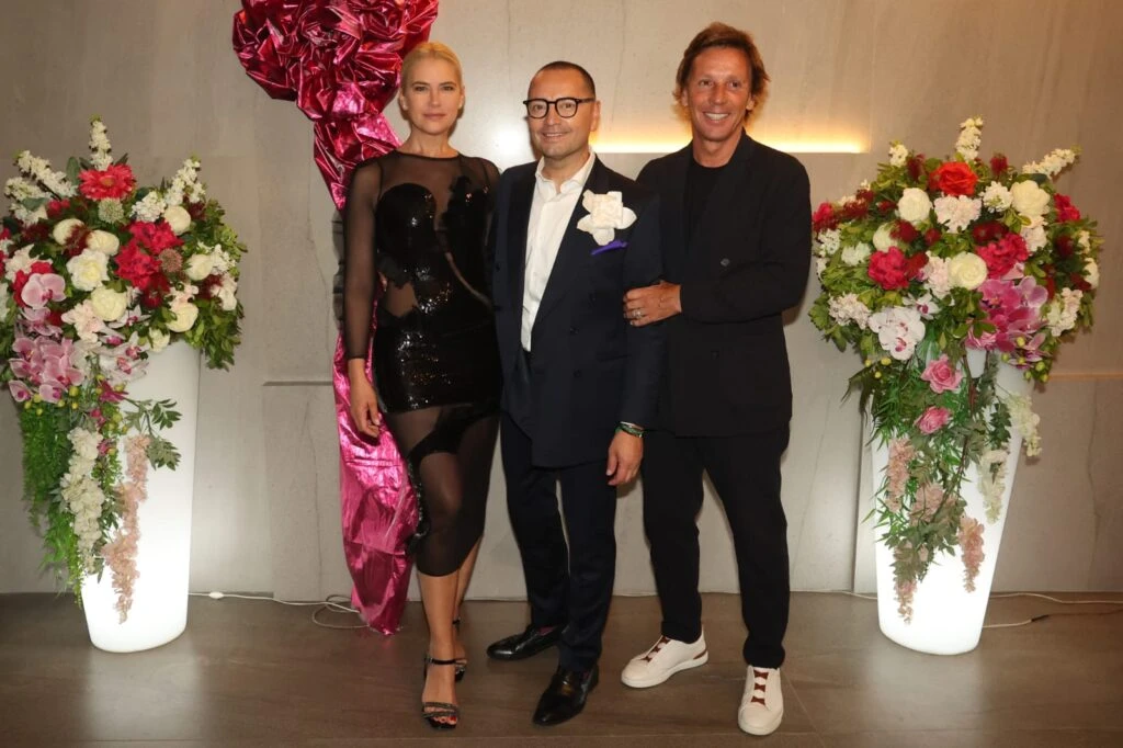 Fabián Medina Flores con Valeria Mazza y Alejandro Gravier