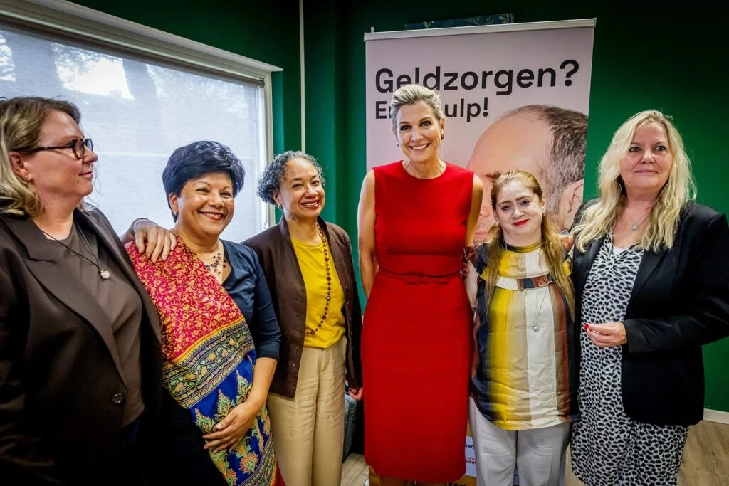 Máxima deslumbró con un vestido inspirado en Lady Di