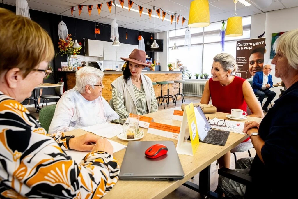 Máxima deslumbró con un vestido inspirado en Lady Di