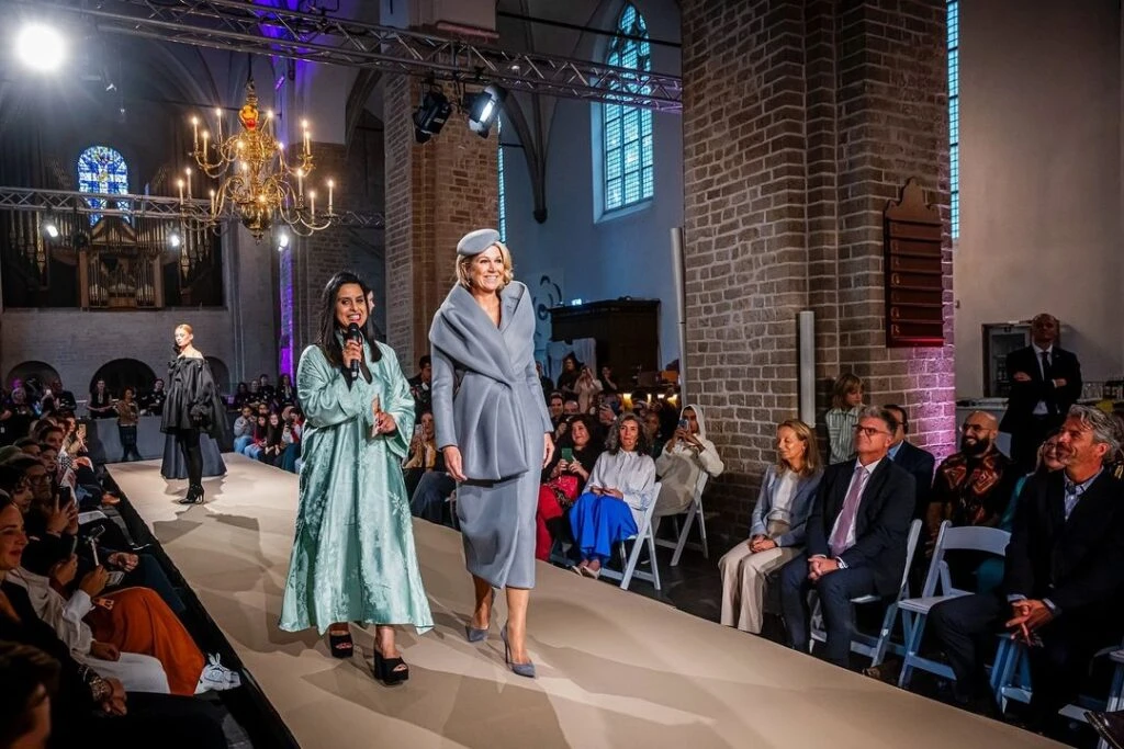 look maxima monocolor gris