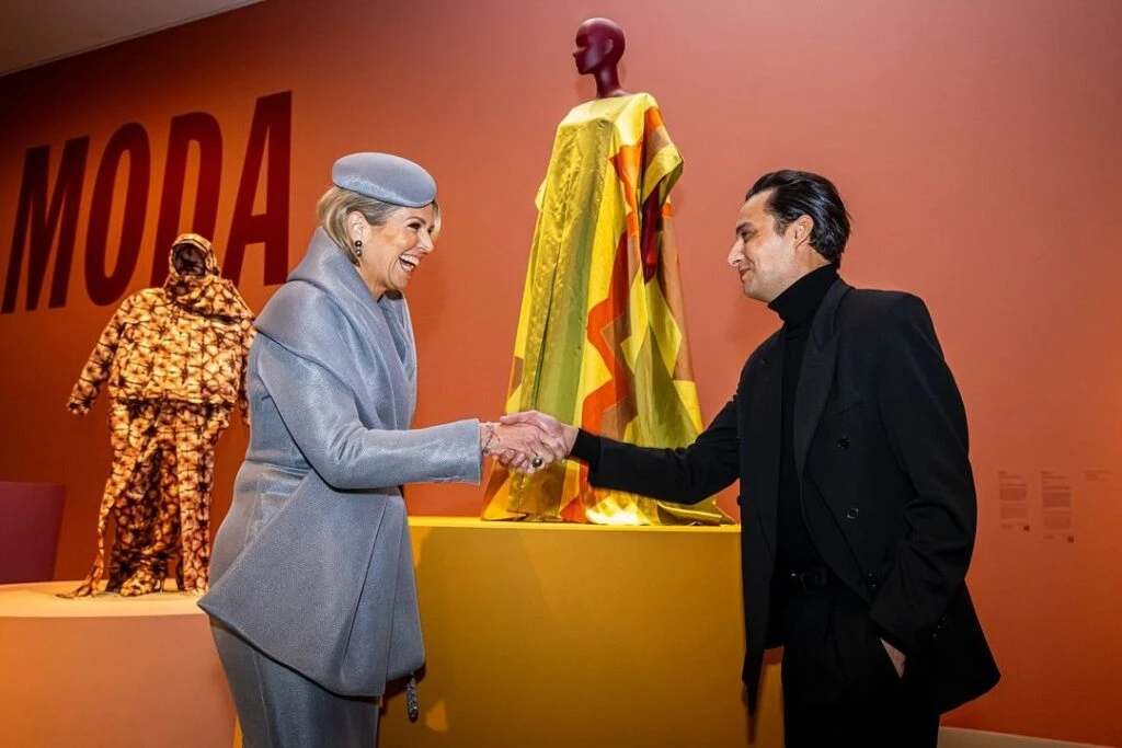 look maxima monocolor gris