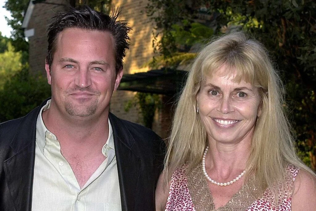 La madre de Matthew Perry, Suzanne Morrison, habló sobre cómo hizo las paces con la muerte de su hijo