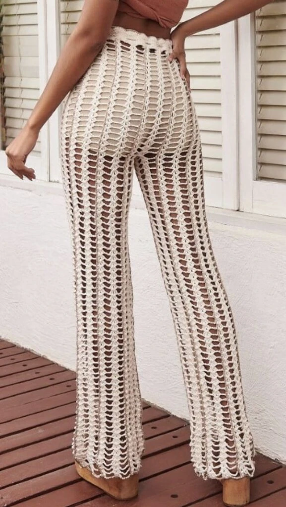 Pantalón crochet tendencia playa