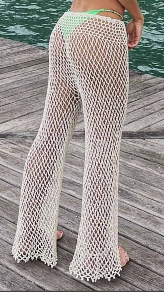 Pantalón crochet tendencia playa