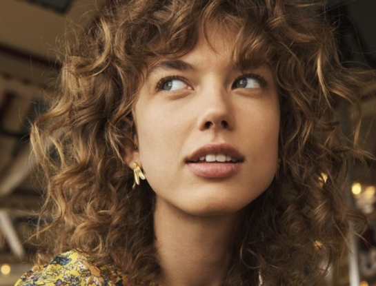 5 cortes de pelo ideales para definir tus rulos