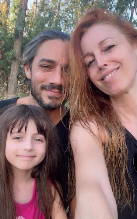 Anabel Cherubito con su marido y su hija Simona, de 8 años