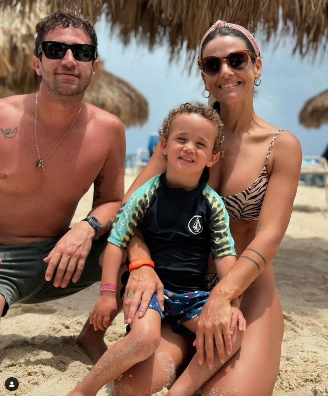 Mica Vazquez con su hijo, Baltasar.