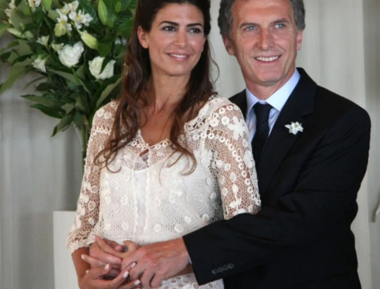 En su aniversario de boda número 14 recordamos los espectaculares looks de novia de Juliana Awada